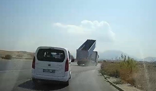 Açık kalan dorse faciaya neden oluyordu! İşte o anlar
