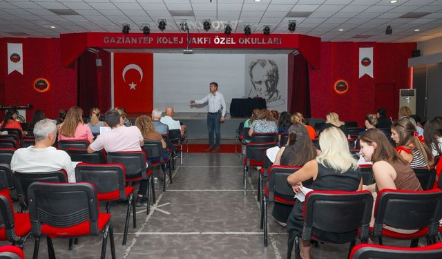 GKV’de Türkiye Yüzyılı Maarif Modeli Eğitim Semineri