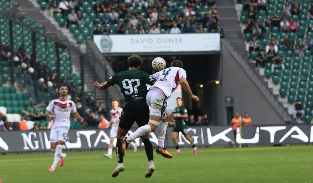 Kocaelispor – Gaziantep FK maçında ilk yarı golsüz tamamlandı!