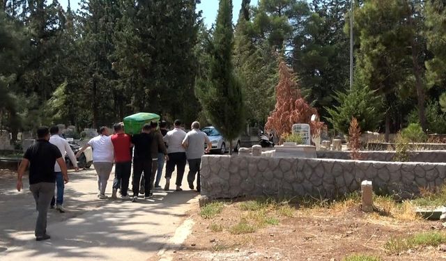 Gaziantep'te eşi tarafından öldürülen kadın Kilis'te defnedildi