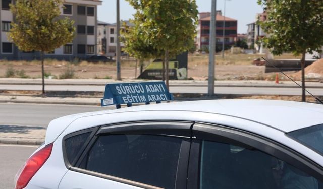 Ehliyet sınavlarında yeni dönem hazırlığı! "Amaç ezber değil, gerçek sürücülük becerisi"
