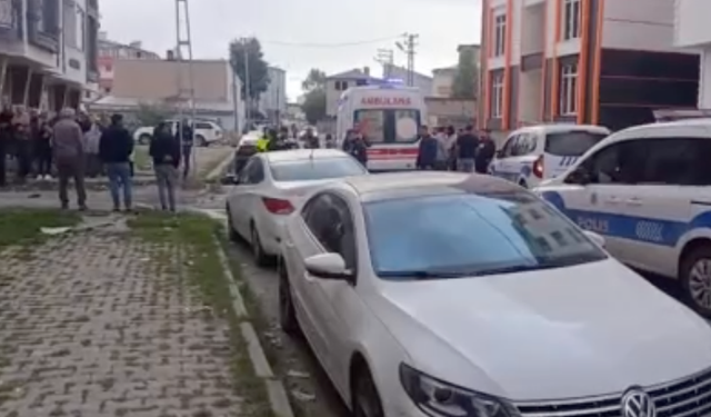 Motosikletli saldırgan silahla dehşet saçtı: 2 Yaralı!