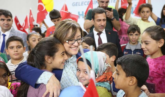 Gaziantep’te yeni eğitim-öğretim yılı başladı! Fatma Şahin: Öğrencilerin yanındayız…