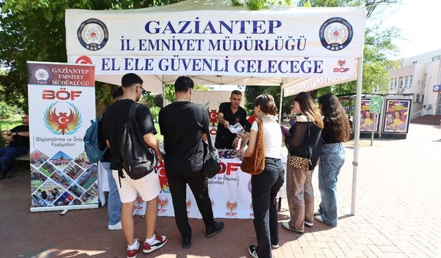 GAÜN’de öğrencilere güvenlik bilgilendirmesi! Çeşitli broşürler dağıtıldı…