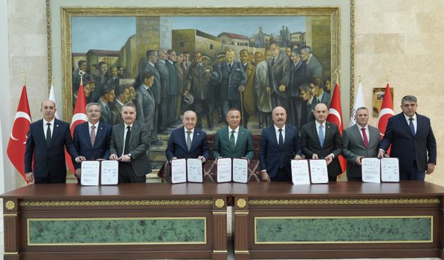 Gaziantep Valiliği’nden Eğitime ve Esnafa Destek! Öğrenci Kırtasiye Kartı Projesi’nde imzalar atıldı