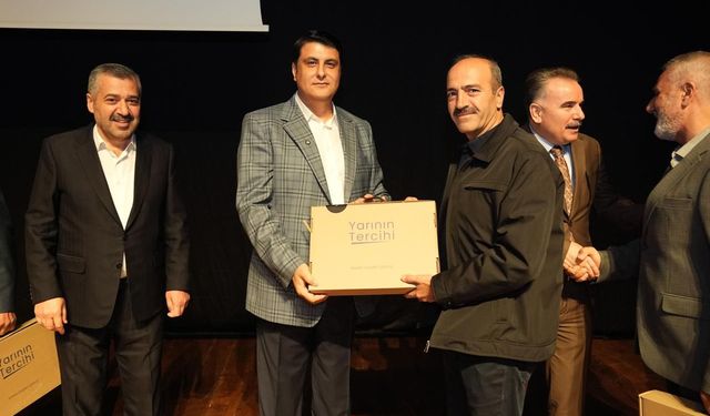 Başkan Yılmaz sözünü tuttu! 119 muhtara bilgisayar…