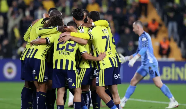 Fenerbahçe dev derbi öncesi hata yapmadı! Alanyaspor'u 3-0 mağlup etti…