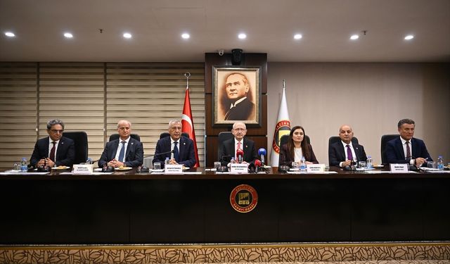 Kılıçdaroğlu, Gaziantepli sanayicilerle buluştu