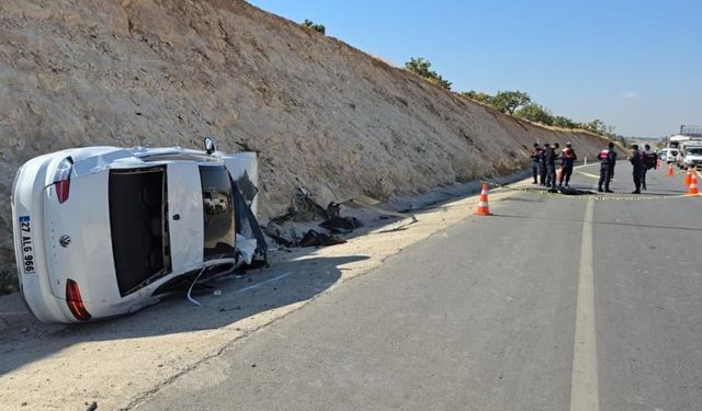 Gaziantep'te feci kaza can aldı! Otomobille çarpışan motosikletli hayatını kaybetti
