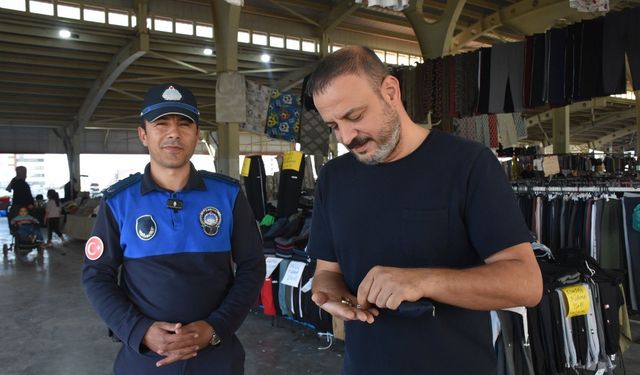 Gaziantep’te zabıta ekiplerinden örnek davranış! Takılar sahibine teslim edildi