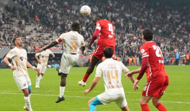 Beşiktaş: 2 - Başakşehir: 0 (Maç Özeti)