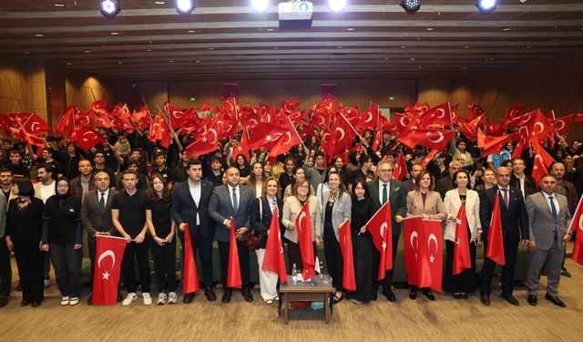 Başkan Şahin, gençlerle buluştu! Çocukluk hayalini gençlerle paylaştı