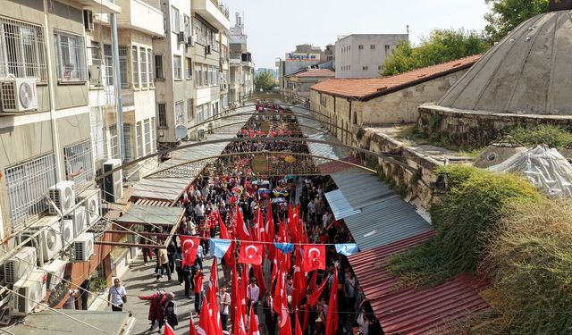 Gaziantep’te GastroAntep, renkli kortej ile başladı