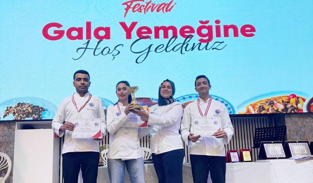 GAÜN’lü öğrencilerden büyük başarı! 6. Gastronomi Festivali’nde ikinci oldu