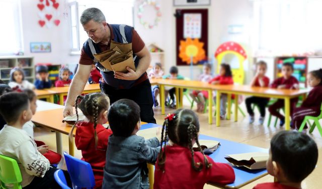 Gaziantep’te anaokulu öğrencilerine simit ve süt desteği!