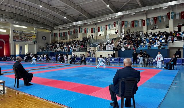 Şahinbey’de 600 karateci madalya için tatamiye çıktı