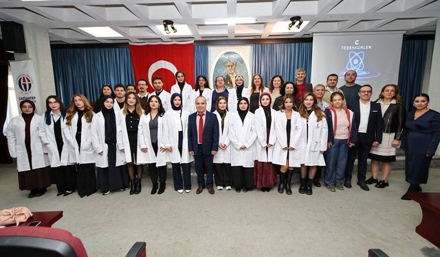 GAÜN kimya bölümünde ilk kez beyaz önlük giyme töreni düzenlendi