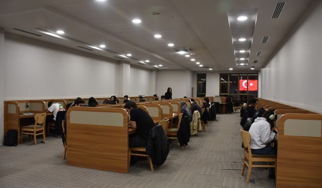 Gaziantep’te Şahinbey Millet Kütüphanesi gençlerin geleceğine ışık tutuyor