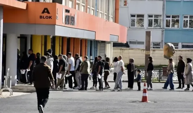 25 Ekim KPSS sınavı nasıldı? Türkçe kolay mıydı? Tarih zor muydu? Matematik soruları nasıldı?