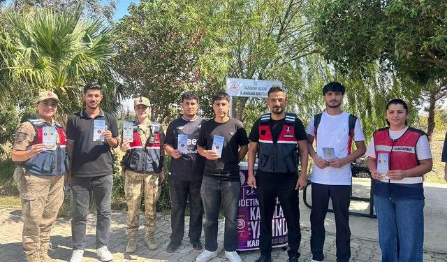 Gaziantep’te jandarma ekipleri öğrencileri bilgilendirdi