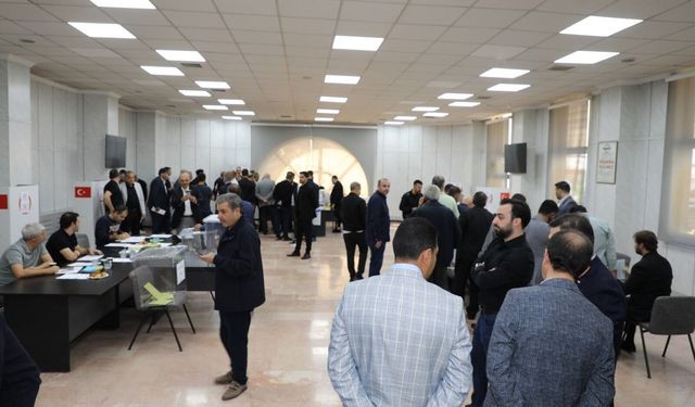 Gaziantep Ticaret Borsası’nda seçim heyecanı! Üyeler sandık başında…