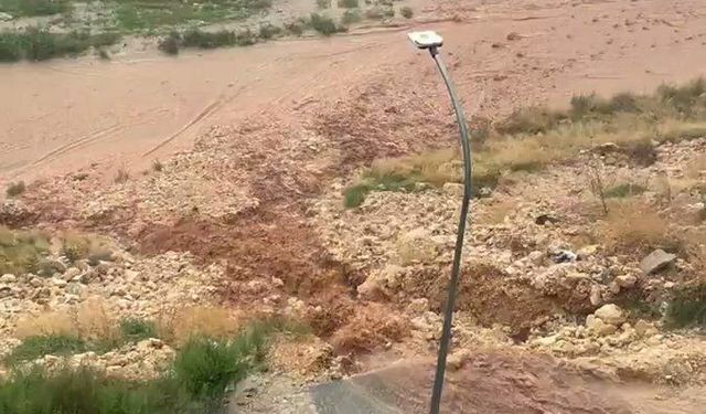 Gaziantep’te yağış sonrası ürkütücü görüntüler!