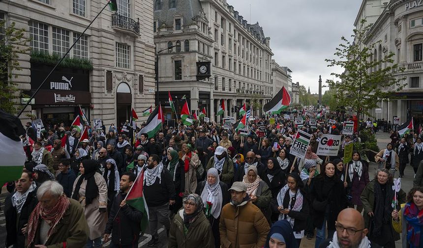 Londra'da Gazze İçin 12'nci Kez Ulusal Yürüyüş Düzenlendi