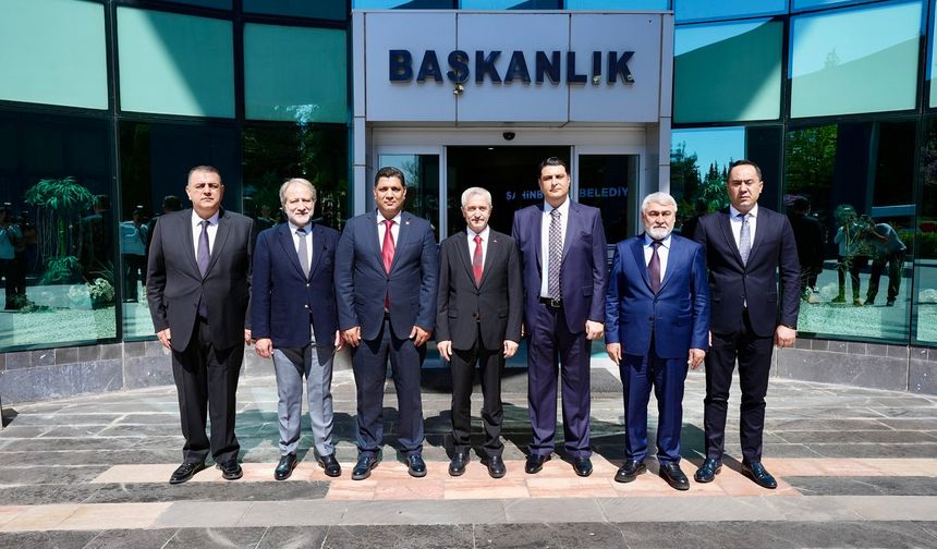 CHP’li Başkan’dan AK Partili Başkana ziyaret