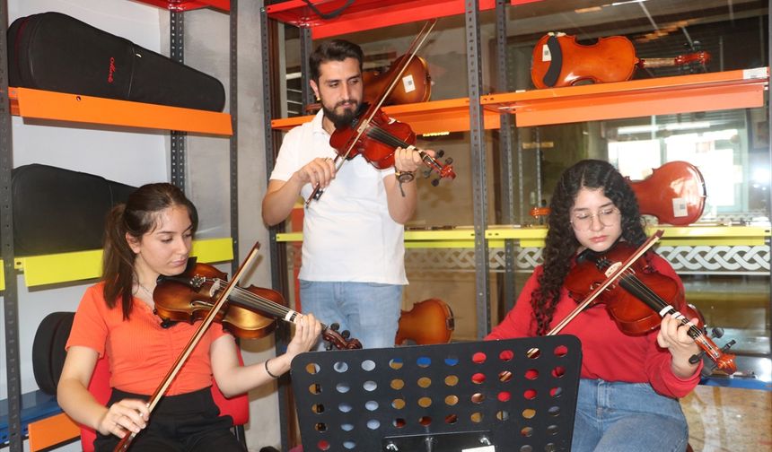 Gaziantepli Küçük Sanatsever Sanat Günü'nü Kutladı
