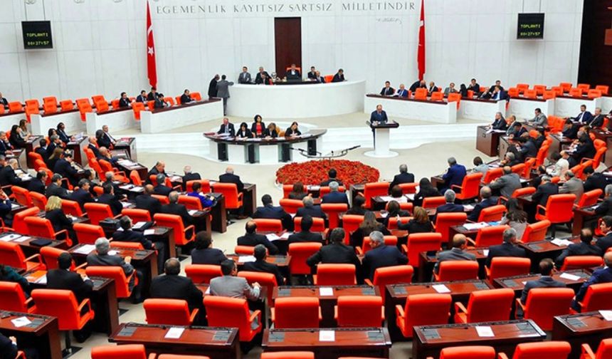 TBMM Genel Kurulu'nda AK Parti ile CHP arasında tartışma