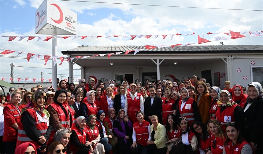 Türk Kızılay, Nurdağı'ndaki konteyner kentte "100. Yıl Kütüphanesi" açtı