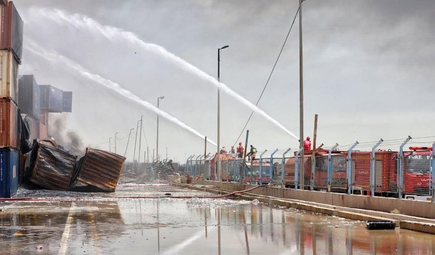 İran'da limandaki patlamada can kaybı 65'e yükseldi