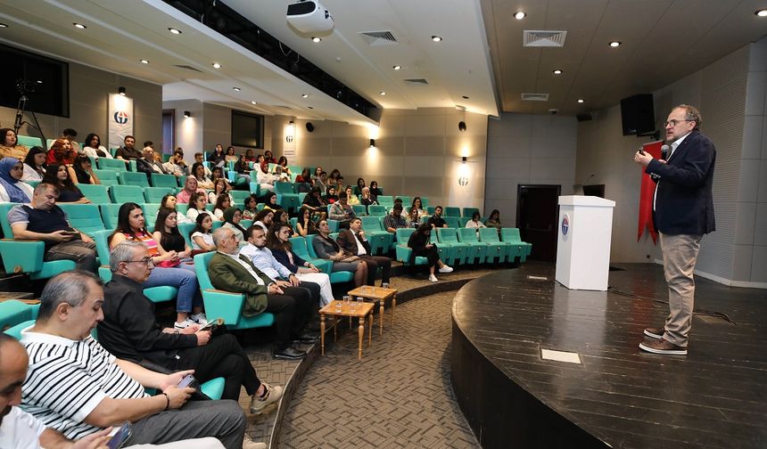 GAÜN'de Gaziantep yerel medyasında bilim gazeteciliği tartışıldı