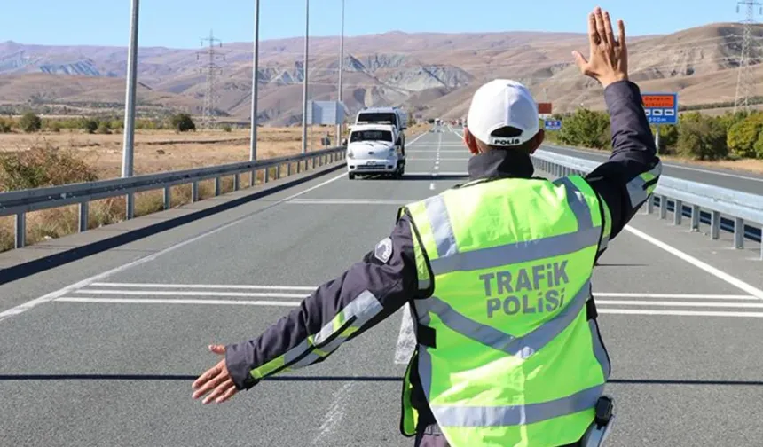 Trafikte Yeni Dönem: Ağır Cezalar Geliyor, Ehliyetler Tehlikede
