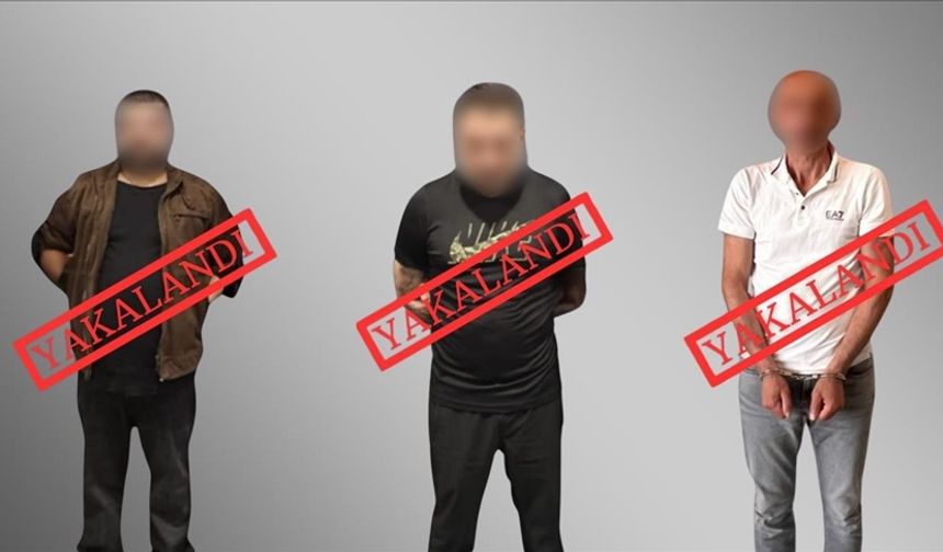 Bakan Yerlikaya duyurdu!  Kırmızı bültenle aranan 3 kişi Türkiye'ye getirildi