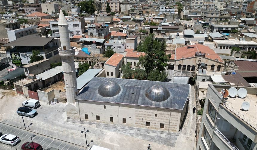 Depremde zarar gören 3 asırlık cami ibadete açılıyor!