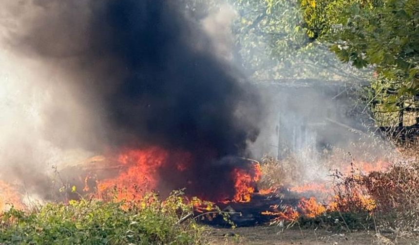 Şarampole uçan otomobil alev topuna döndü!