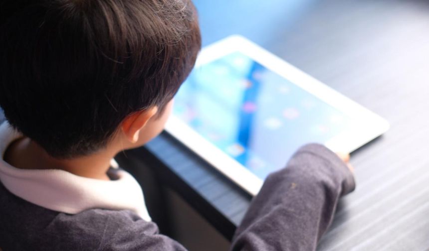 Ebeveynler dikkat! Çocuklar dijital risk altında…