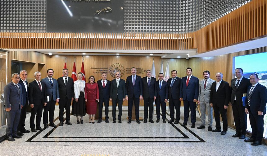 Gaziantep heyetinden Ankara çıkarması! Bakan Uraloğlu’na ziyaret… Ziyarette neler konuşuldu!