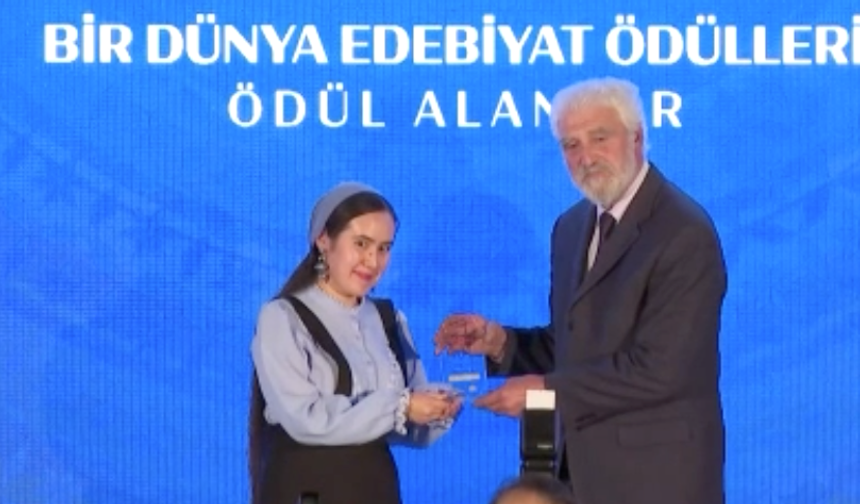 "YTB Bir Dünya Edebiyat Ödülleri" sahiplerini buldu