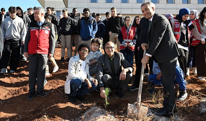Gaziantep'te Gazze'ye destek için 120 fidan dikildi