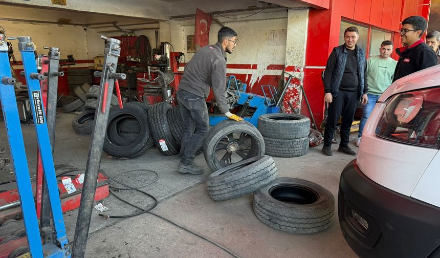 Gaziantep’te lastikçilerde kış yoğunluğu