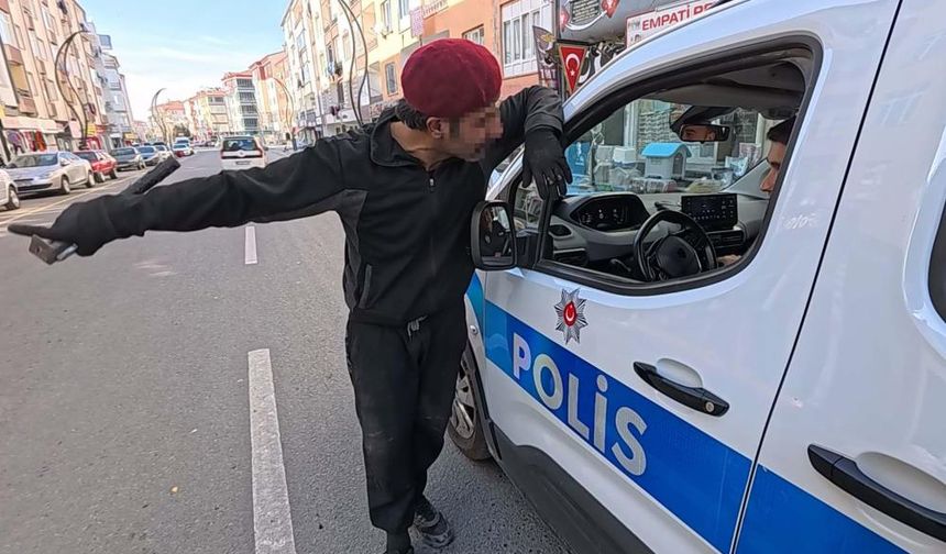 Polis uyarıya geldi, "ahtım var, benzin döküp yakacağım" dedi