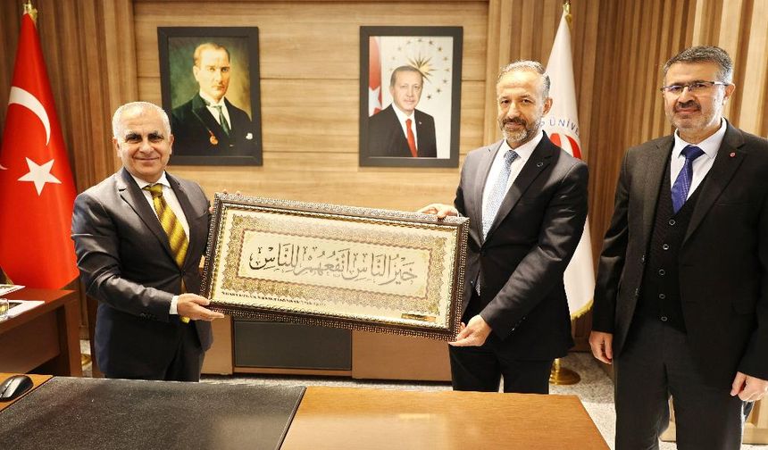 Şehitkamil İlçe Müftüsü Bekiroğlu’ndan Rektör Doğan’a ziyaret! Görüş alışverişinde bulunuldu