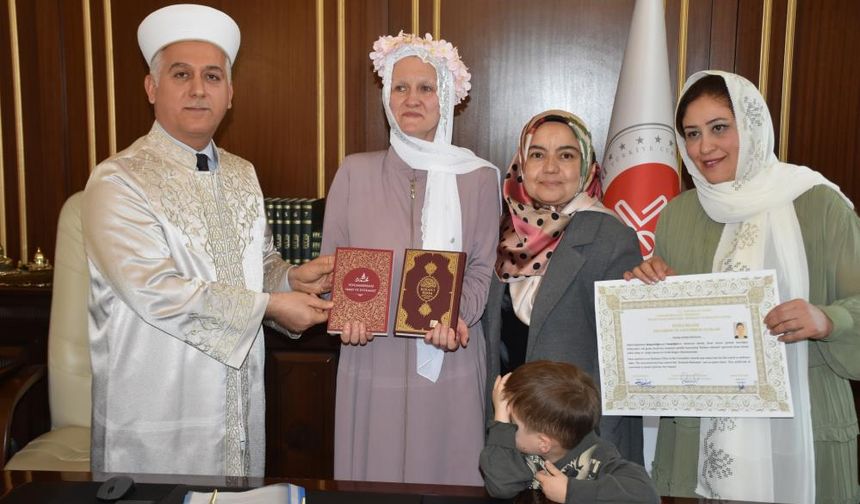 Gaziantep'te Alman kadın Müslüman oldu!