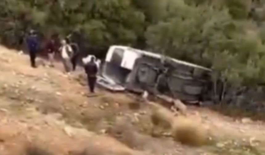 Gaziantep’te can pazarı! Tarım işçilerini taşıyan minibüs şarampole uçtu! Ölü ve yaralılar var…