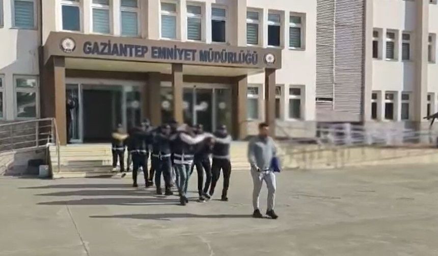 Gaziantep Emniyetinden şok operasyon! Masaj salonunda çalışan kadınları tehdit etmişler…