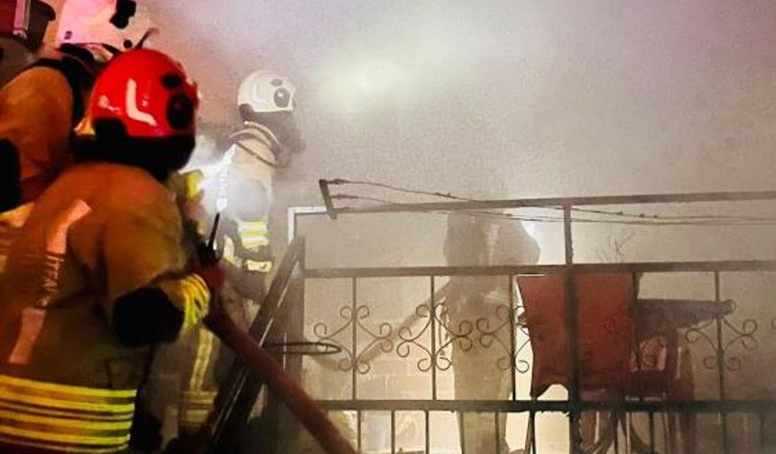 Gaziantep’in komşu ilinde metruk evde yangın! Çevredeki binalara sıçramadan söndürüldü