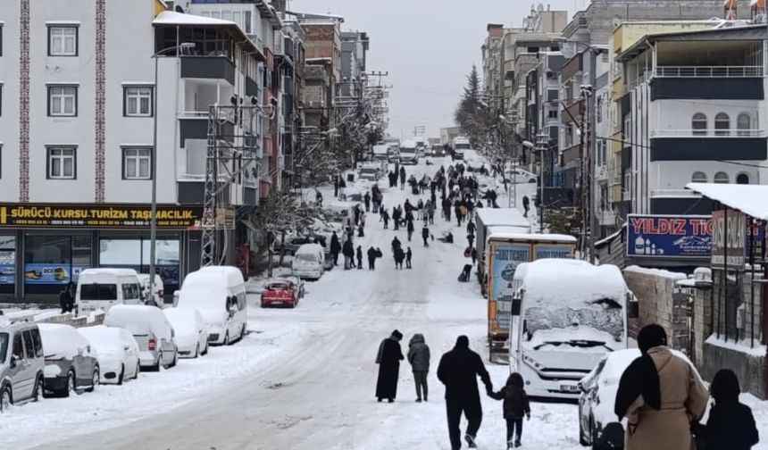Gaziantep'te çocukların kar keyfi