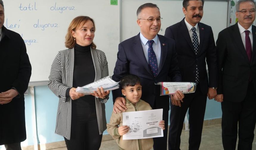 Gaziantep'te birinci dönem sona erdi! 690 bin öğrenci karne heyecanı yaşadı